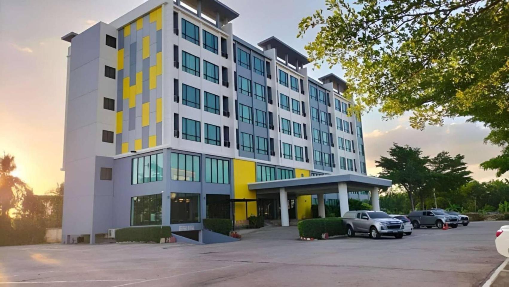 Hotel S Tara Grand Surat Thani Exteriér fotografie