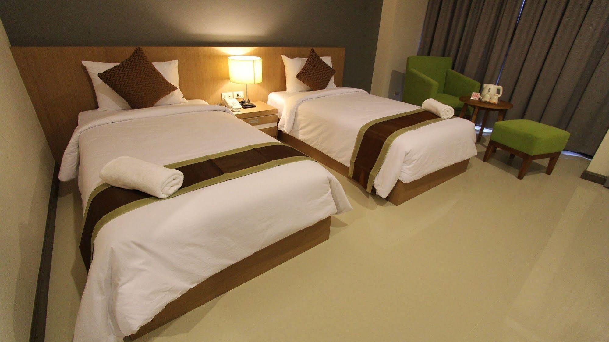 Hotel S Tara Grand Surat Thani Exteriér fotografie